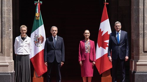 Sheinbaum recibe al primer ministro de Canadá en Palacio Nacional