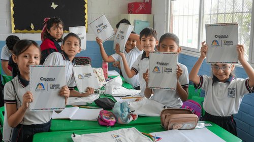 Avanza entrega de útiles en Ramos Arizpe; superan 5 mil paquetes