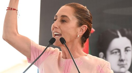 Sheinbaum coloca primera piedra de hospital del IMSS
