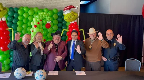 Celebra Ramón Ayala 23 años de posada navideña en Hidalgo, Texas