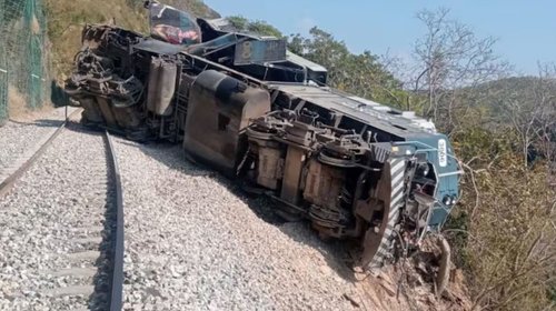 Dan seis meses a FGR para cerrar investigación por tren en Oaxaca