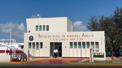 Homenajean a marinos en ceremonia del Día de la Marina