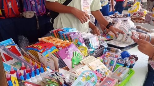 Enfrentan padres gastos de hasta $12,000 por útiles escolares