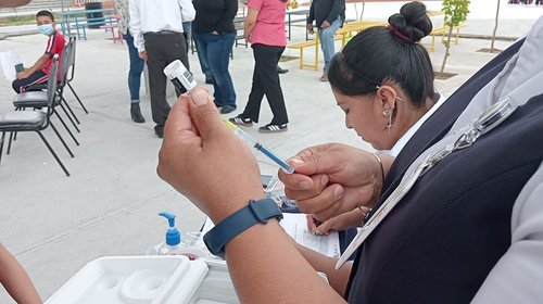 Realizan campaña de vacunación contra VPH en primaria de Saltillo