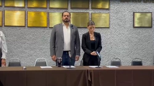 Rinden minuto de silencio a Mauricio Fernández en el Congreso