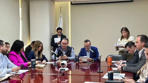 Quieren abatir el rezago con iniciativas en megacombo