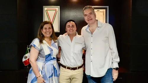 Senadores de Morena arropan a nuevo delegado de SCT