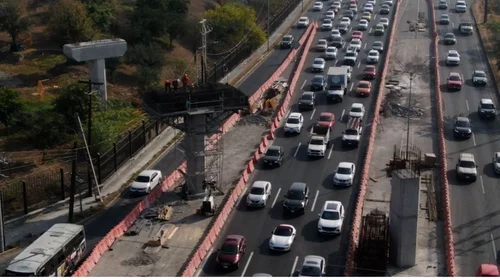 Reducen carriles en Av. Constitución por obras del Metro