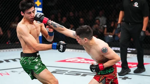 Brandon Moreno triunfa ante Steve Erceg en el UFC México