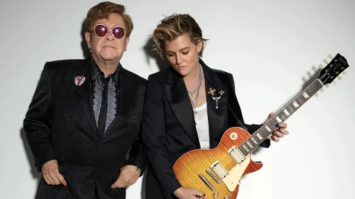Regresa Elton John con nuevo álbum 'Who Believes in Angels?'