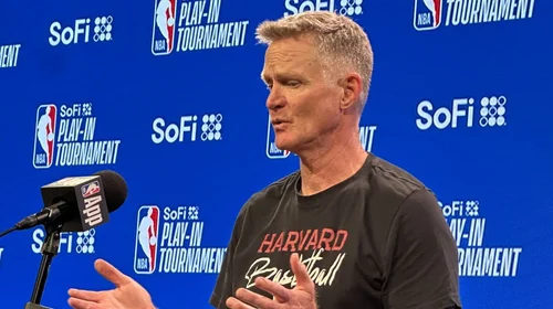 Steve Kerr arremete contra Donald Trump por Harvard