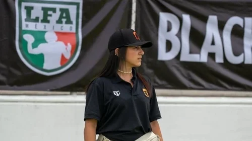 Regia se convierte en la primera entrenadora de la LFA de México