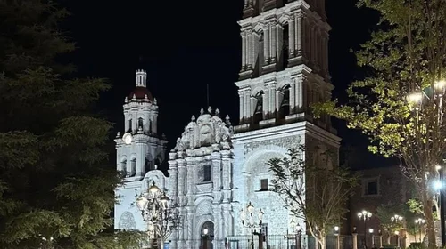 Presentan proyecto de iluminación artística para Saltillo