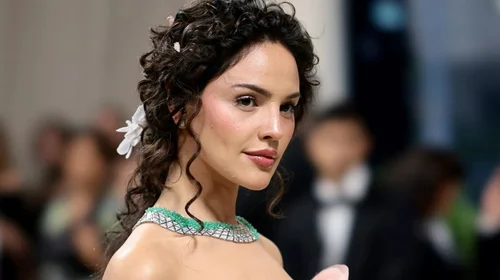 Eiza Gonzalez figura en la lista de los 50 más bellos
