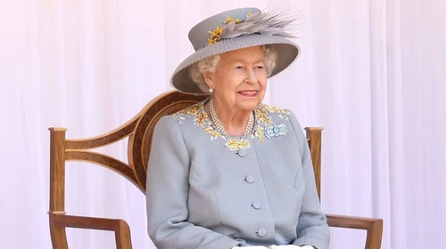 Exhiben por primera vez los looks históricos de Isabel II