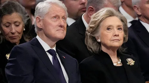 Citan a declarar a los Clinton por caso Jeffrey Epstein