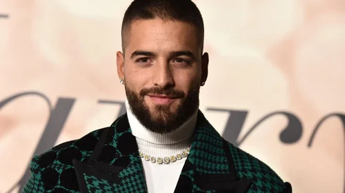 Maluma detiene concierto para regañar a fan que llevo a su bebé