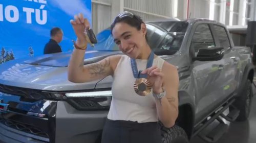 Ana Paula Vázquez, orgullo de Ramos Arizpe, es homenajeada por GM