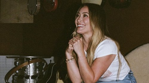 Hilary Duff firma con Atlantic Records para lanzar nueva música
