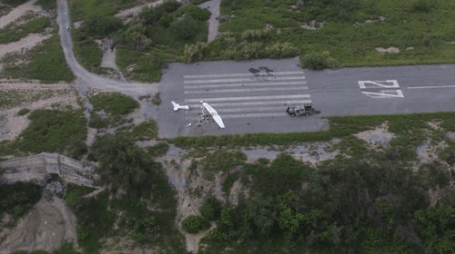 Sigue aeronave en lugar del accidente; esperan a AFAC para retiro