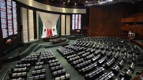 Prohíben venta de energéticas a menores en México