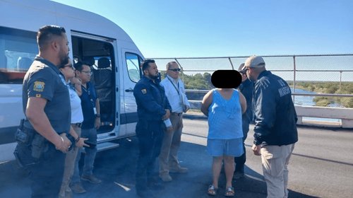 AIC deporta a mujer acusada de tráfico de personas