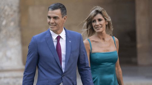 Solicitan archivar causa contra esposa de presidente de España