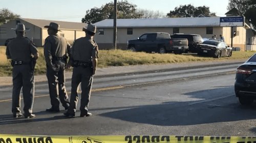 Asesinan 74 personas en 196 tiroteos durante fin de semana en EUA