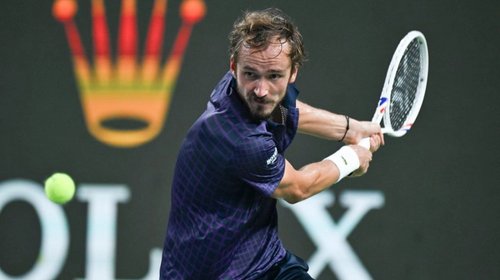 Medvedev rompe sequía; Ruud y Auger-Aliassime también ganan