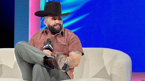Carín León lanzará álbum de country tras pisar fuerte en EUA