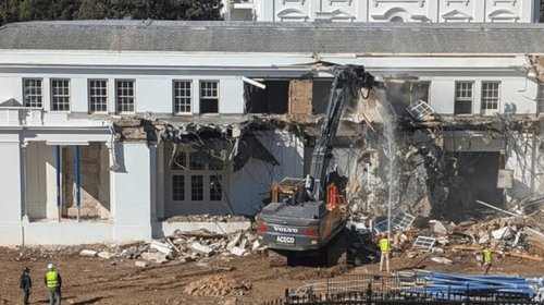 Demuelen Casa Blanca para construir salón de baile para Trump