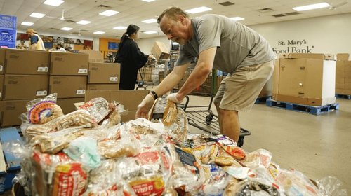 Ordenan usar fondos de contingencia para programa de alimentos