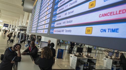 Cierre del Gobierno provoca caos aéreo por segundo día en EUA