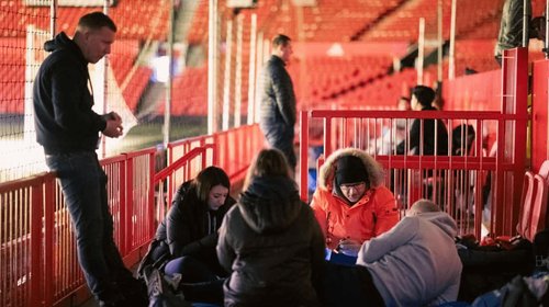 Manchester United organiza "Stadium Sleep Out" a beneficio