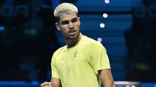 Alcaraz remonta a Fritz y acaricia las semifinales del Masters