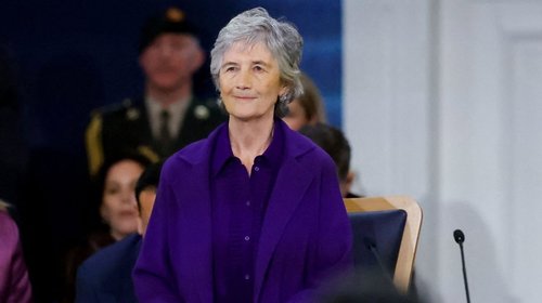 Catherine Connolly asume la presidencia de Irlanda