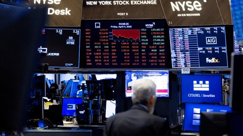 Wall Street abre en rojo mientras Disney se desploma más del 8%