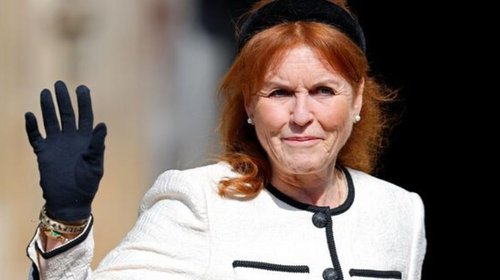 Retiran libro de Sarah Ferguson por su vínculo con Epstein
