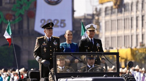 Celebran desfile del 115° aniversario de Revolución Mexicana