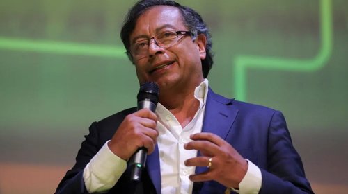 Petro advierte ruptura con Perú si se agrede embajada mexicana