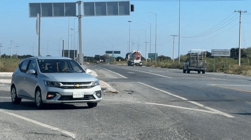 Flujo vehicular normal en carretera Ciudad Victoria-El Mante