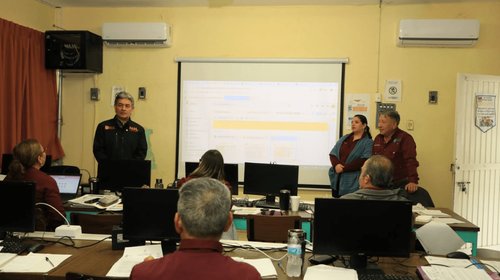 Capacitan a 50,000 docentes en uso de IA dentro de aulas