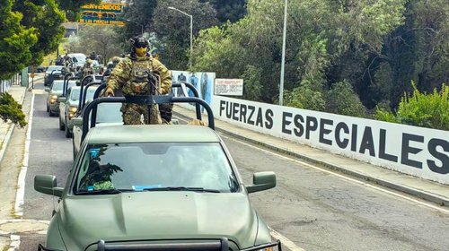 Trasladan a 25 reos peligrosos de Michoacán a penales federales