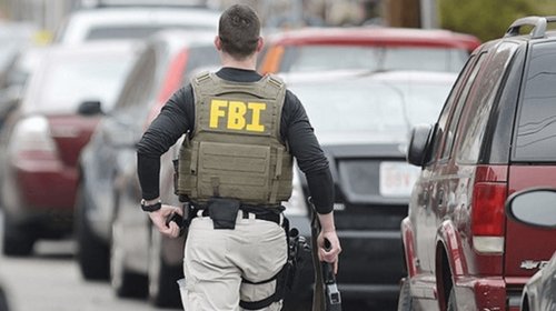 Arrestan a cinco por planear ataque terrorista en California