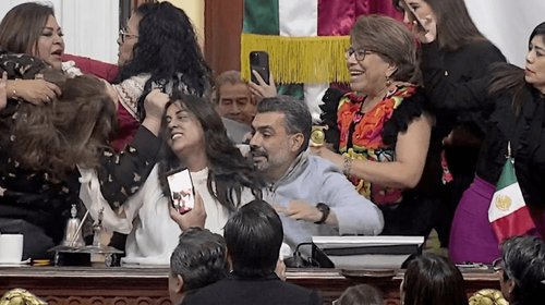 Diputadas protagonizan trifulca en sesión de Congreso de Cdmx
