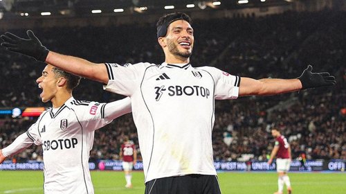 Raúl Jiménez iguala a Alexis y entra al top 7 latino en Premier