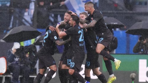 Napoli vence 2-0 a Lazio y presiona al líder de la Serie A