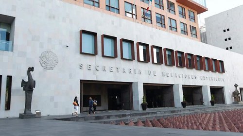SRE pagará nómina atrasada al personal diplomático el lunes