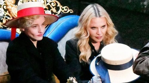 Madonna y Julia Garner brillan juntas en Venecia