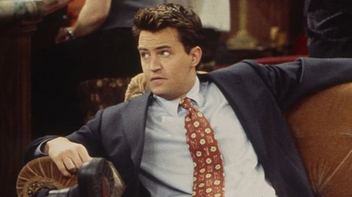 Subastan recuerdos de Matthew Perry y guiones de ‘Friends’